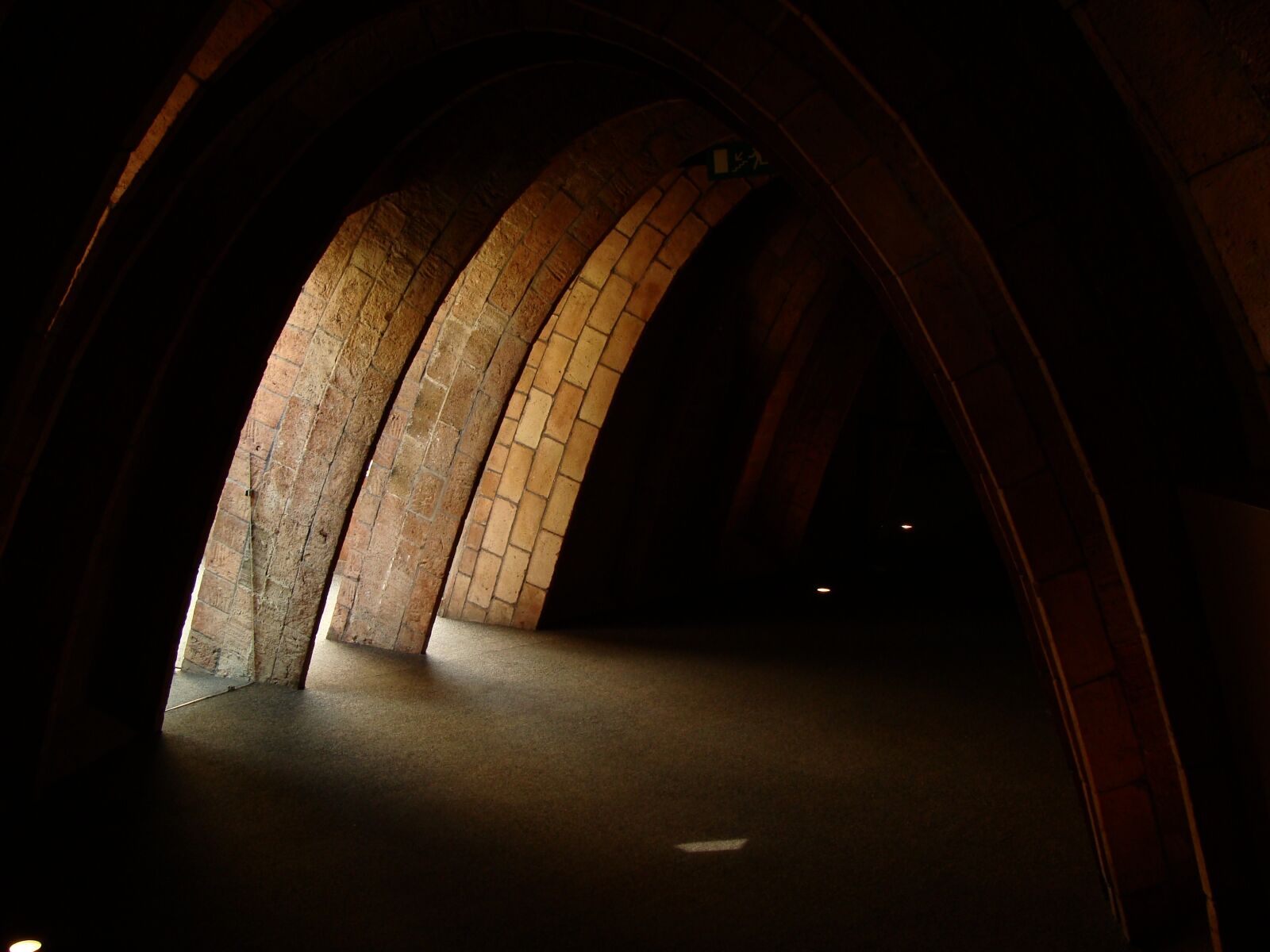 Sony Cyber-shot DSC-H10 sample photo. Corridor, shadow, dark photography