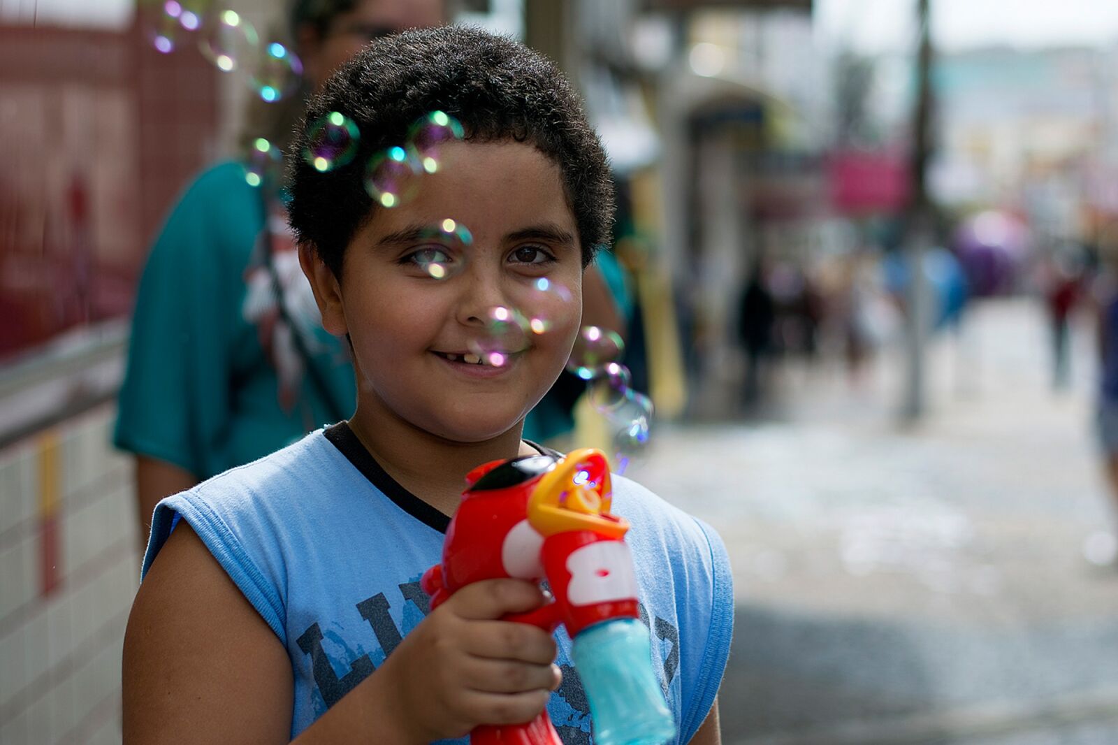 Nikon D5200 sample photo. Bubbles, child, joke photography
