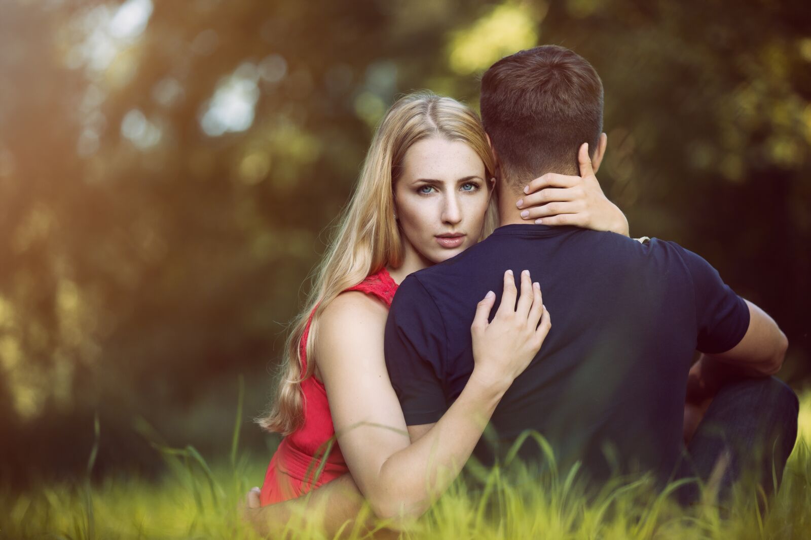Canon EOS 5D Mark III sample photo. Romantic, hug, togetherness photography