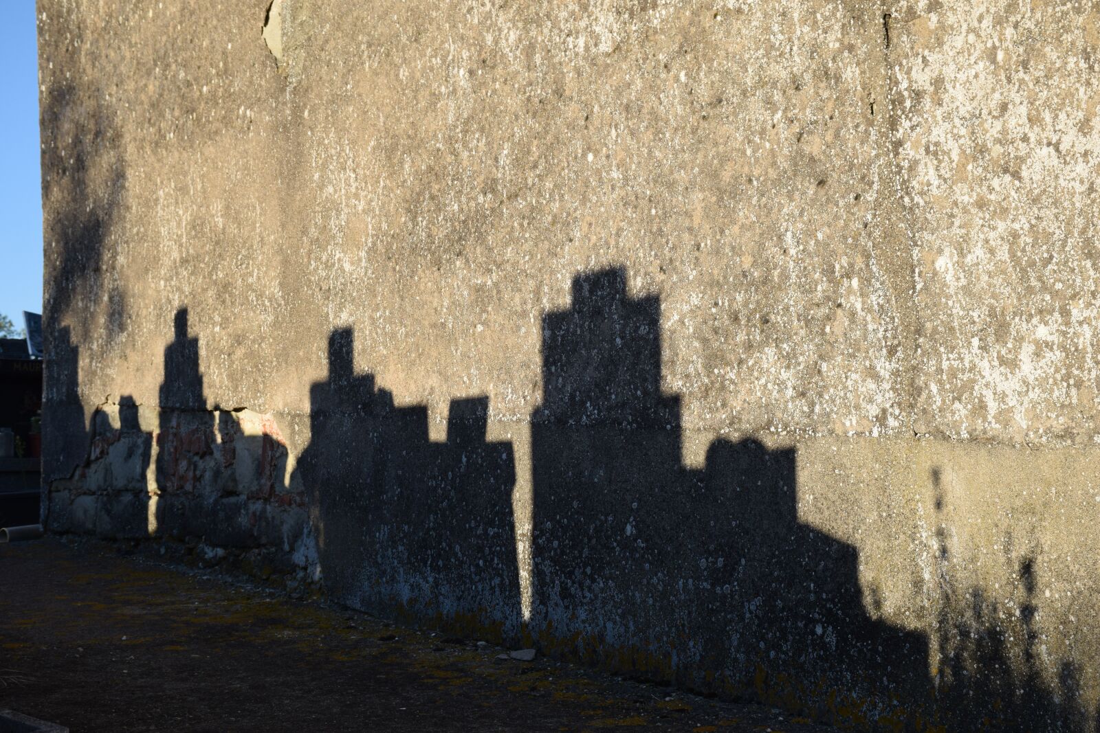 Nikon D5300 sample photo. Cemetery, shadow, wall photography