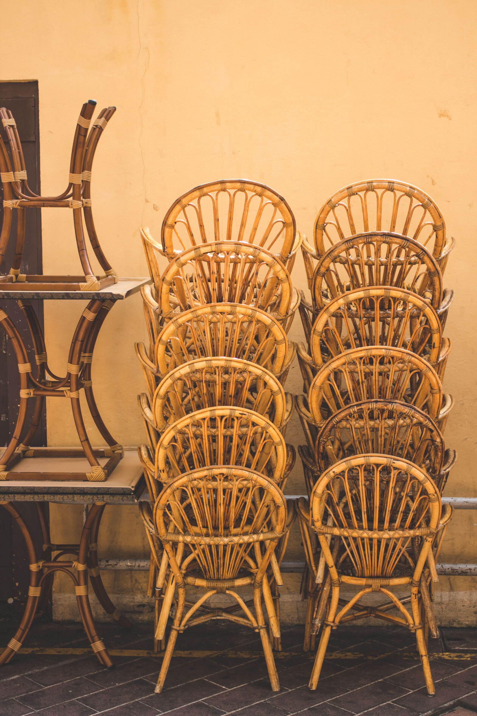 Canon EOS 1300D (EOS Rebel T6 / EOS Kiss X80) + Canon EF 40mm F2.8 STM sample photo. Chairs, stacked, tables photography