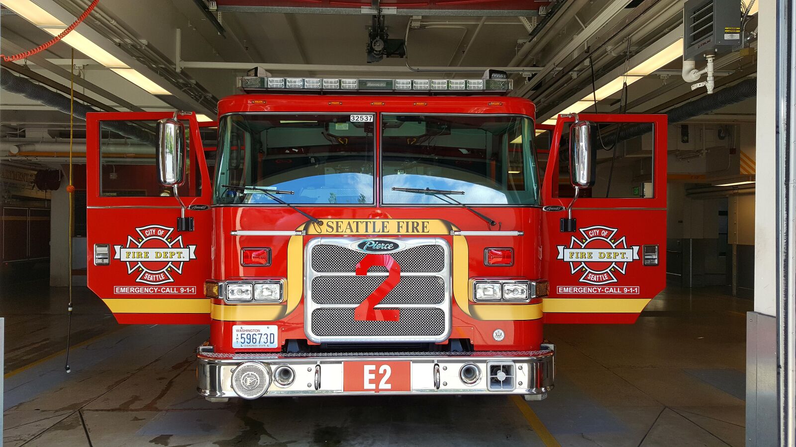 Samsung Galaxy S6 sample photo. Fire truck, american fire photography