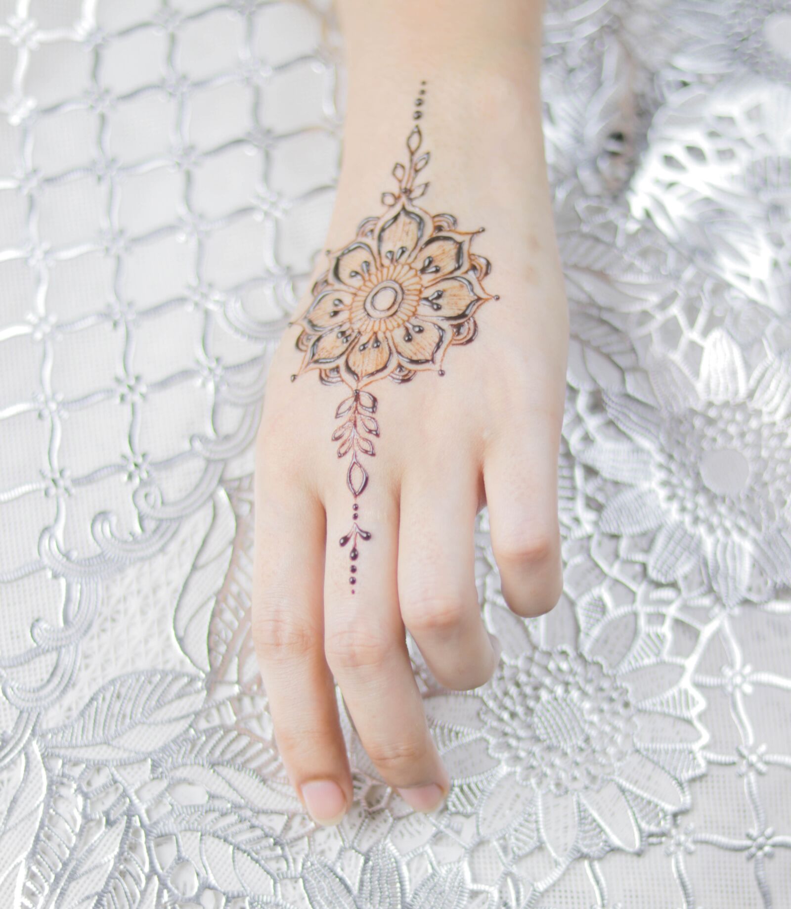 Canon EOS 80D sample photo. Bridal, henna, female photography