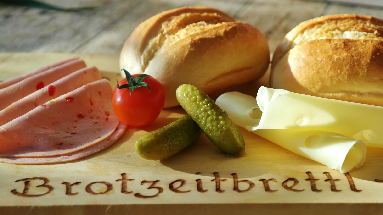 Samsung NX20 sample photo. Snack, cheese, roll photography