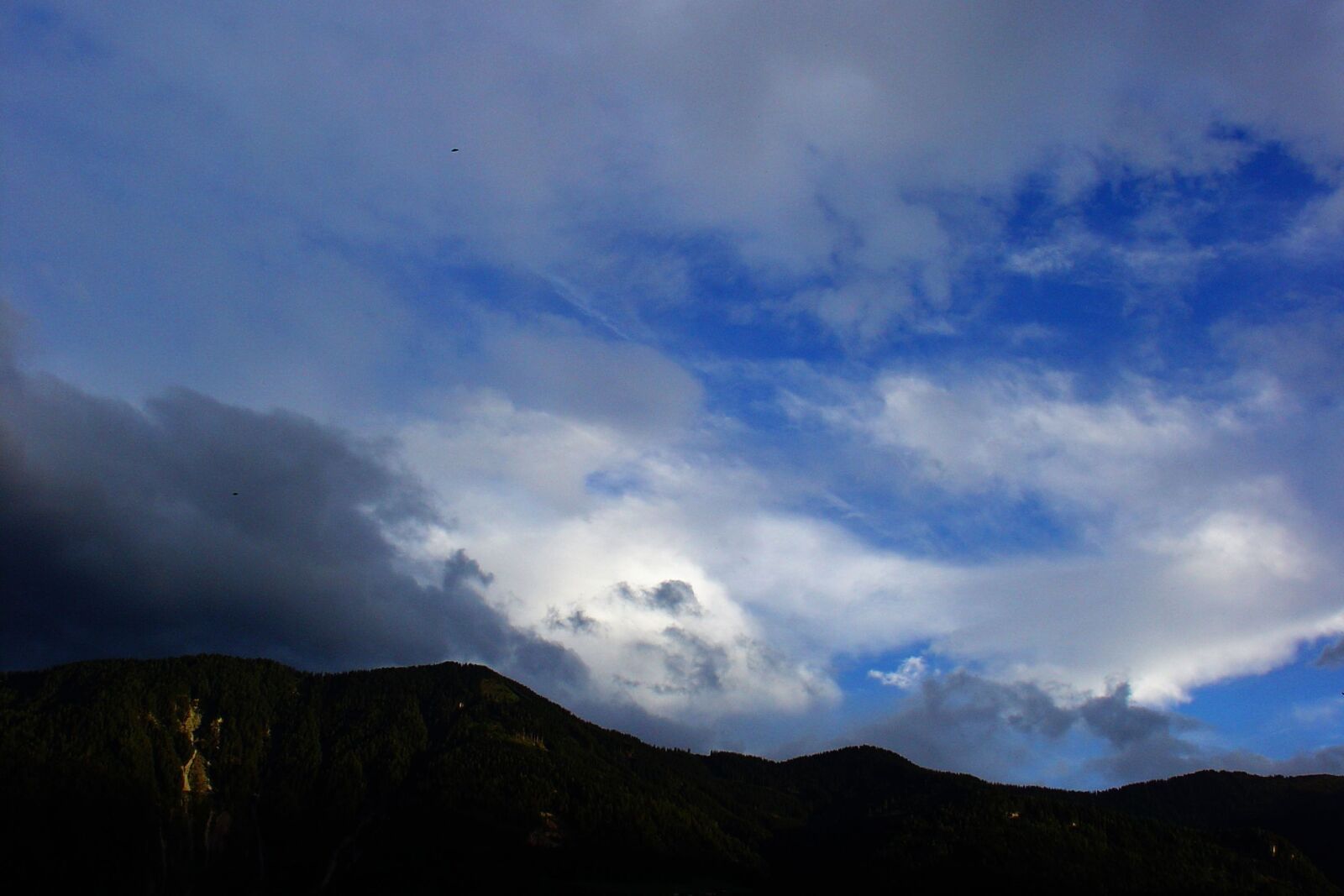 Sony DSC-V1 sample photo. Clouds, sky, mountain photography