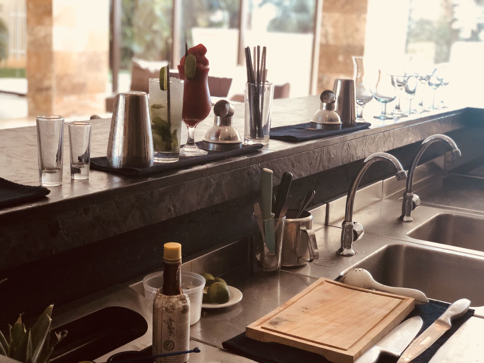 iPhone X back dual camera 6mm f/2.4 sample photo. Bar, restaurant, pub photography