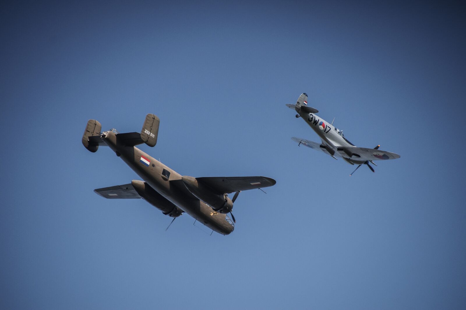 Sony SLT-A58 sample photo. Plane, air, vehicle photography