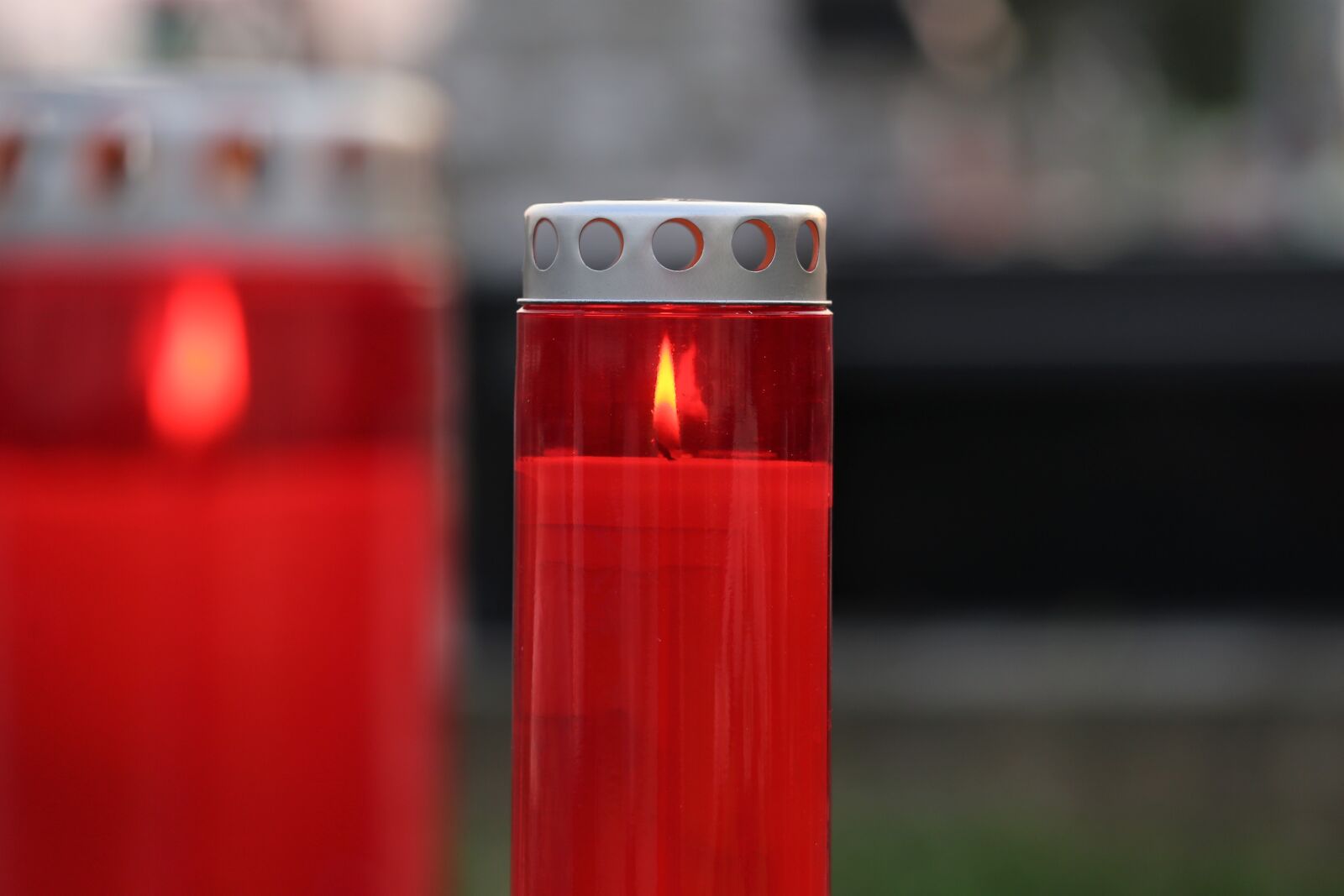 Canon EF 70-300 F4-5.6 IS II USM sample photo. Two red candles, candlelight photography