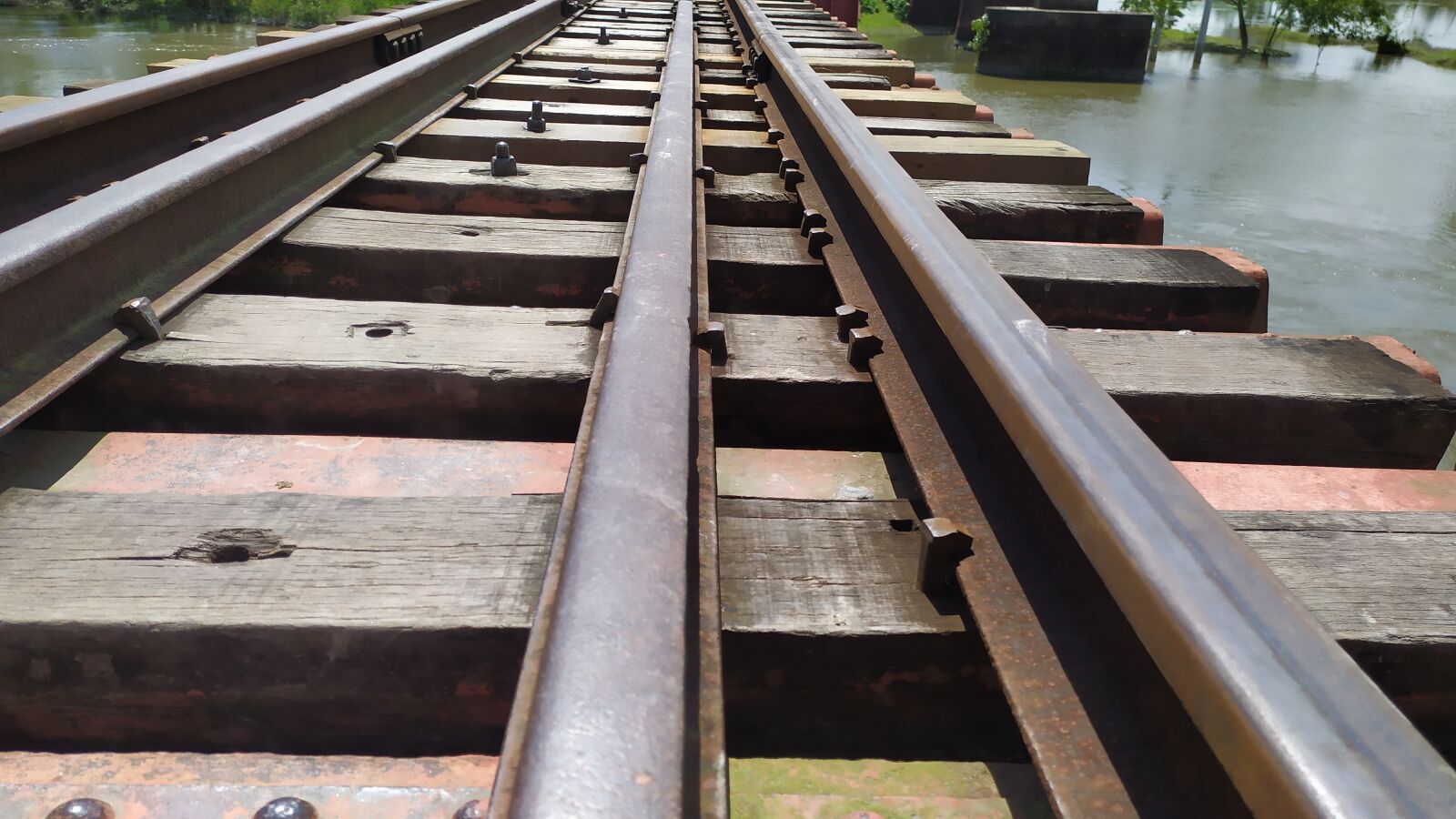 Xiaomi Redmi Note 7 sample photo. Natural scenery, rail line photography