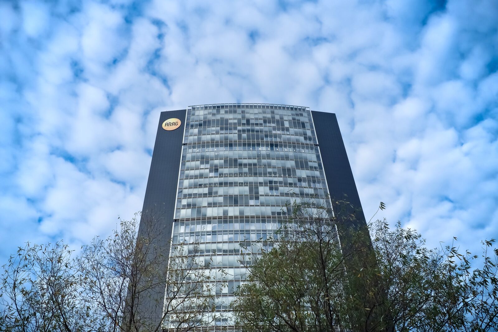 Olympus OM-D E-M10 sample photo. Architecture, skyscraper, skyline photography