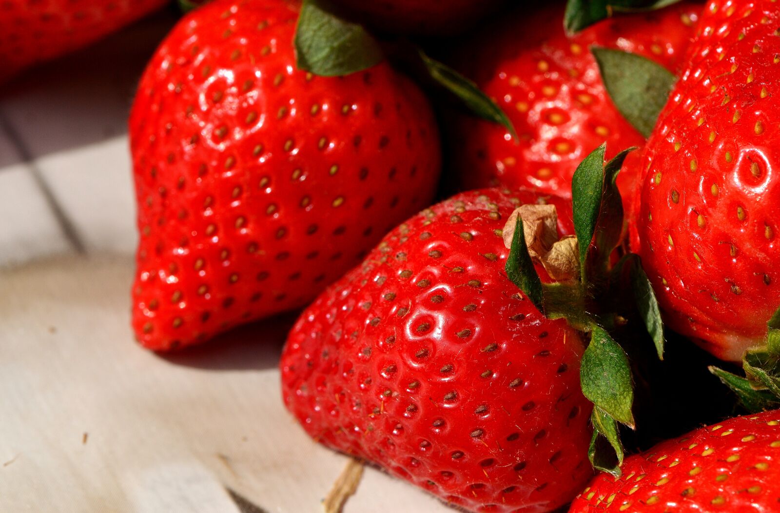 Nikon D3200 sample photo. Strawberries, delicious, fruit photography