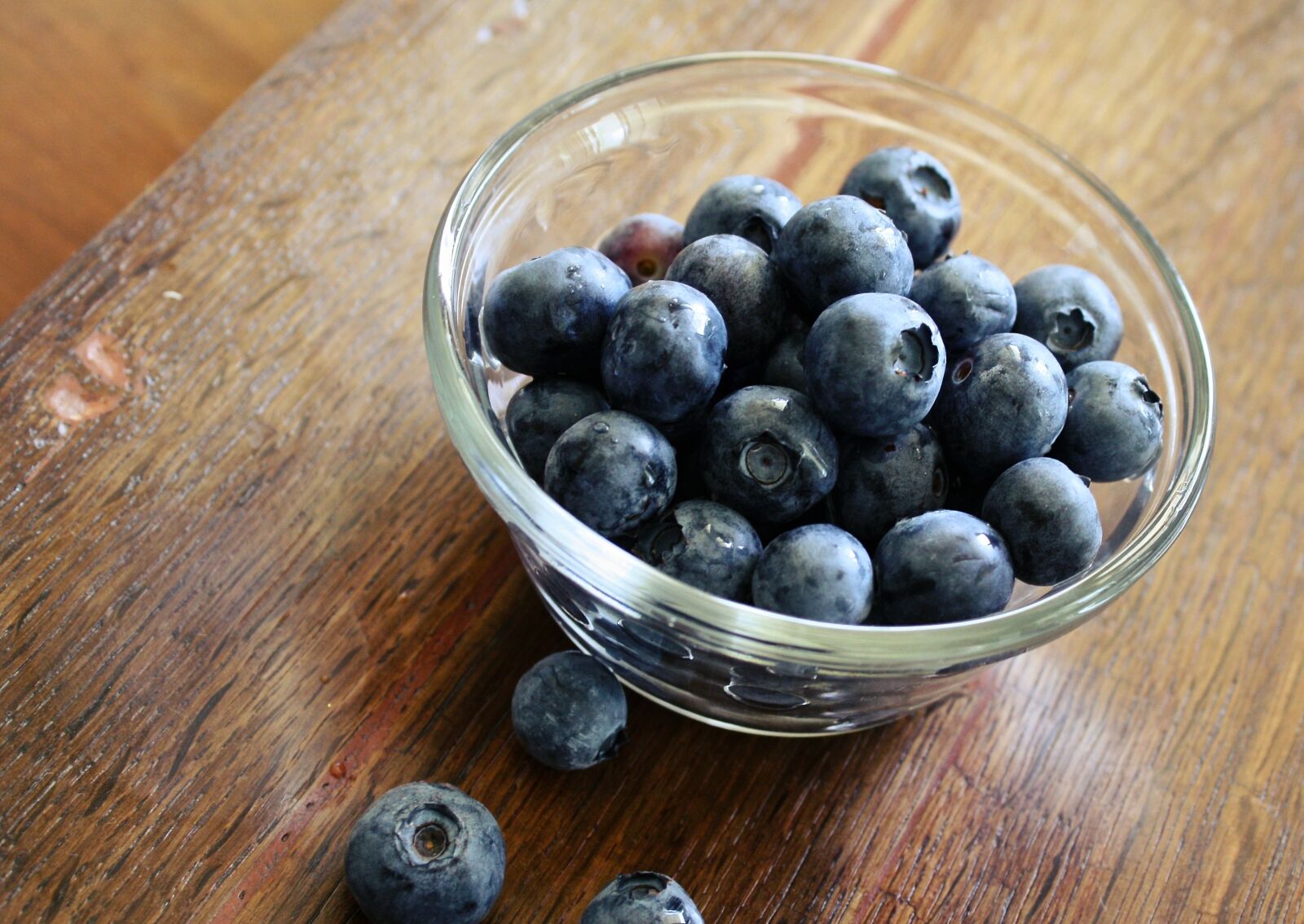 Canon EOS 1000D (EOS Digital Rebel XS / EOS Kiss F) sample photo. Blueberries, fruit, sweet photography
