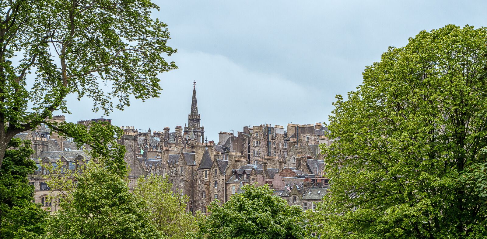 Pentax K-50 sample photo. Edinburgh, old town, travel photography