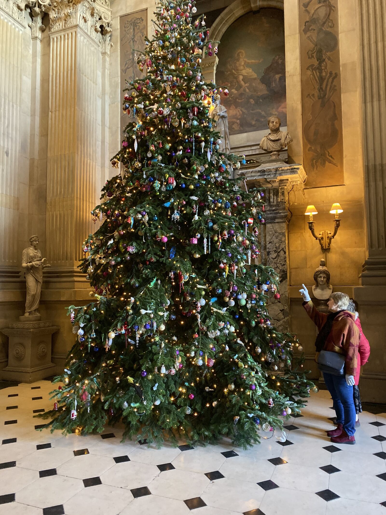 Apple iPhone 11 sample photo. Castle, howard, christmas photography
