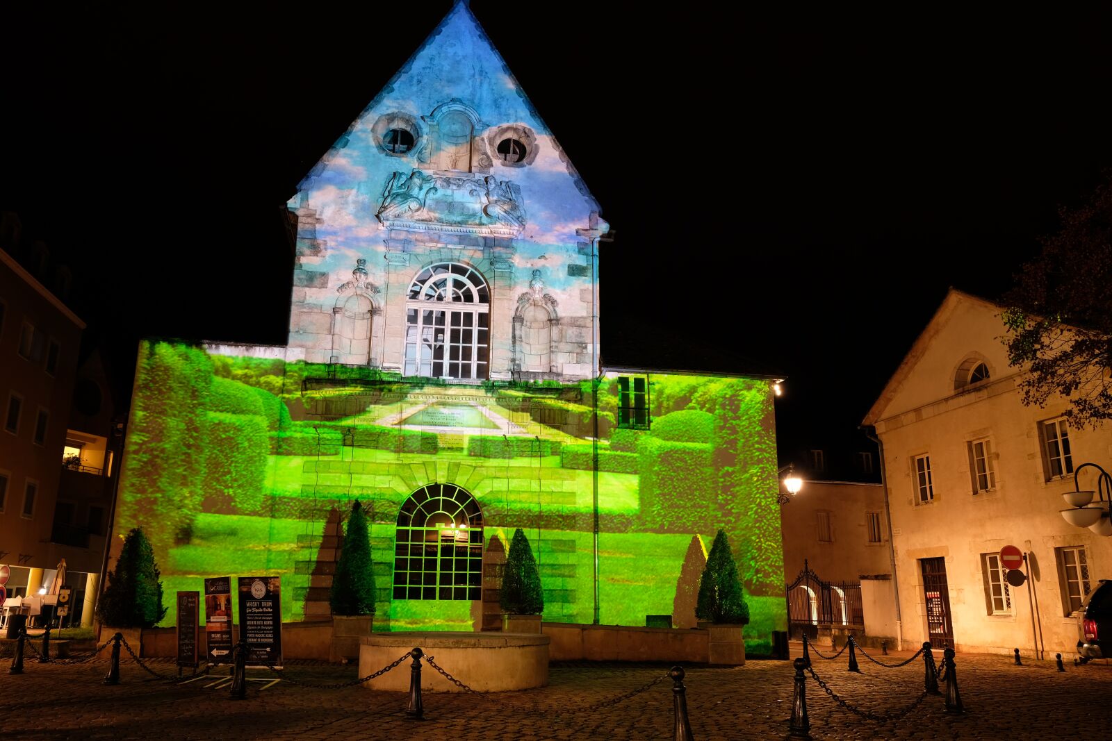 Fujifilm X-T20 sample photo. Beaune, building, projection photography