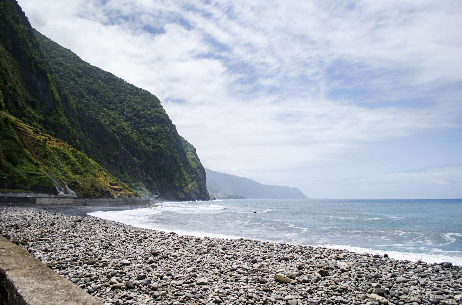 Nikon D5100 sample photo. Beach, stony, pebbly beach photography