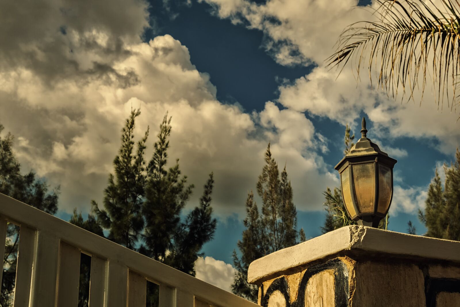 30mm F1.4 DC DN | Contemporary 016 sample photo. Lamp, wall, sky photography