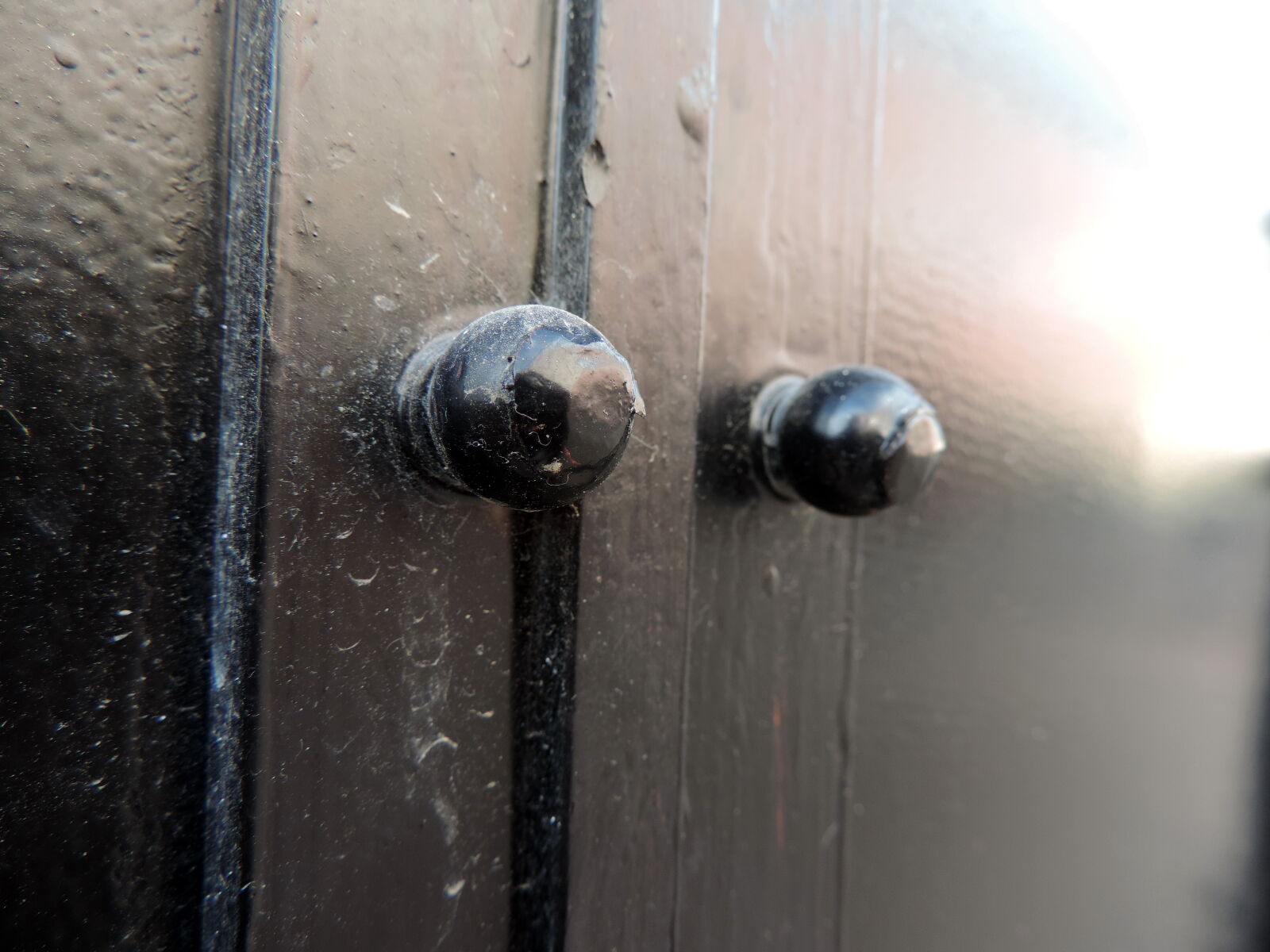 Nikon Coolpix P520 sample photo. Cast iron, front door photography