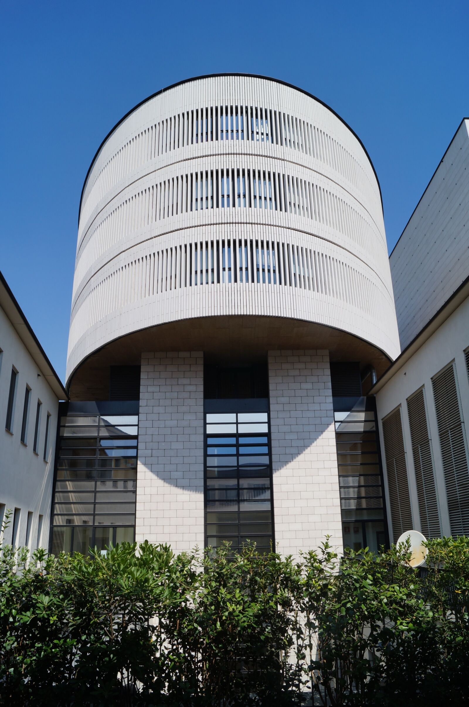 Sony SLT-A37 sample photo. Milan, scale, mario botta photography