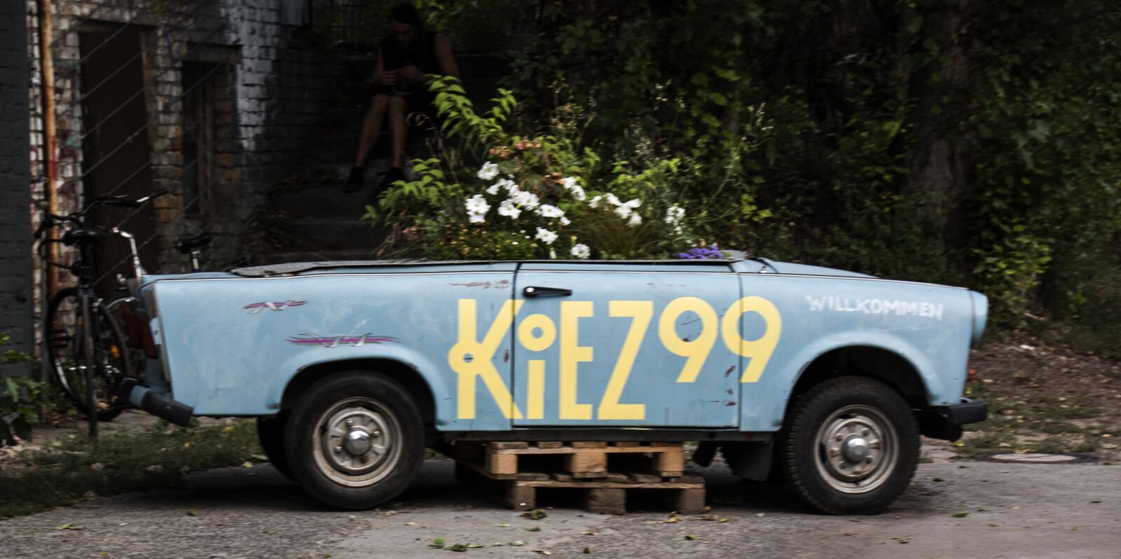 Canon EOS 70D sample photo. Berlin, car, ancestor photography