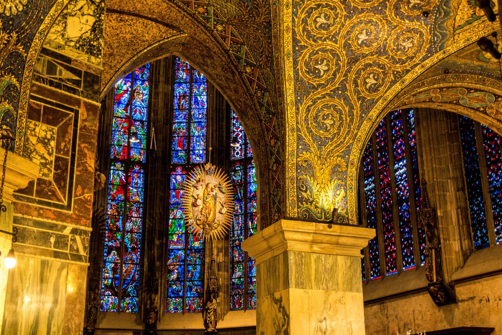 Canon EOS 70D sample photo. Aachen cathedral, church, chapel photography