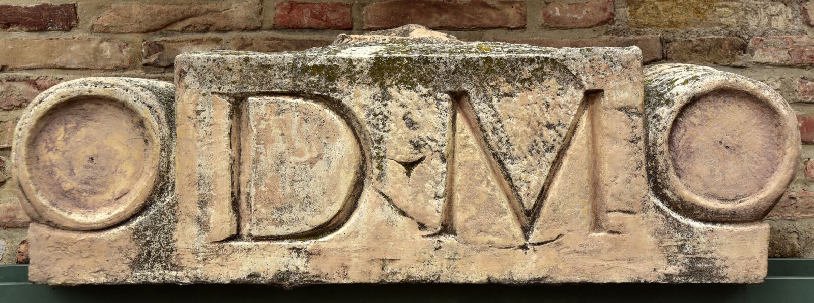 Nikon D750 sample photo. Tombstone, roman, historically photography