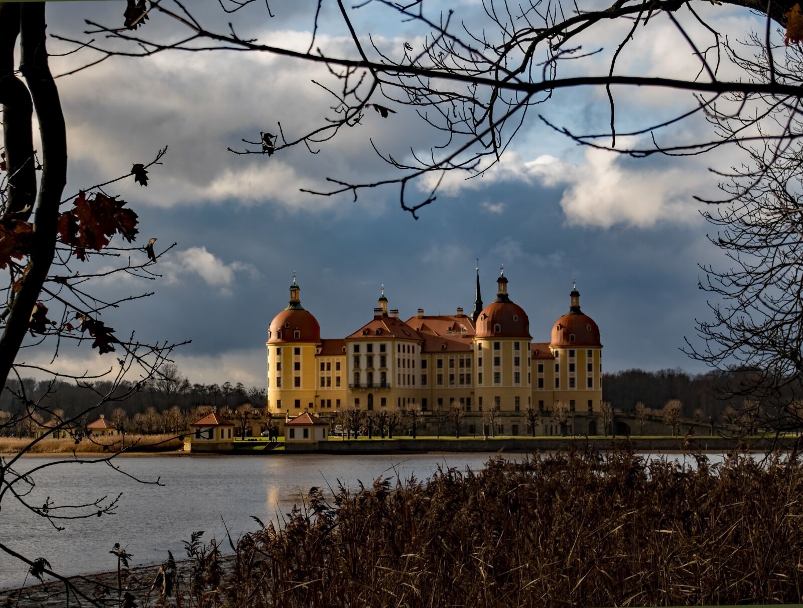 Olympus PEN E-PL7 sample photo. Landscape, water, moritz castle photography