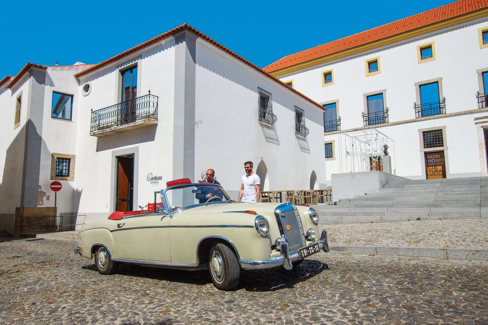 Sony SLT-A77 + 10-20mm F3.5 sample photo. Alentejo, evora, car photography