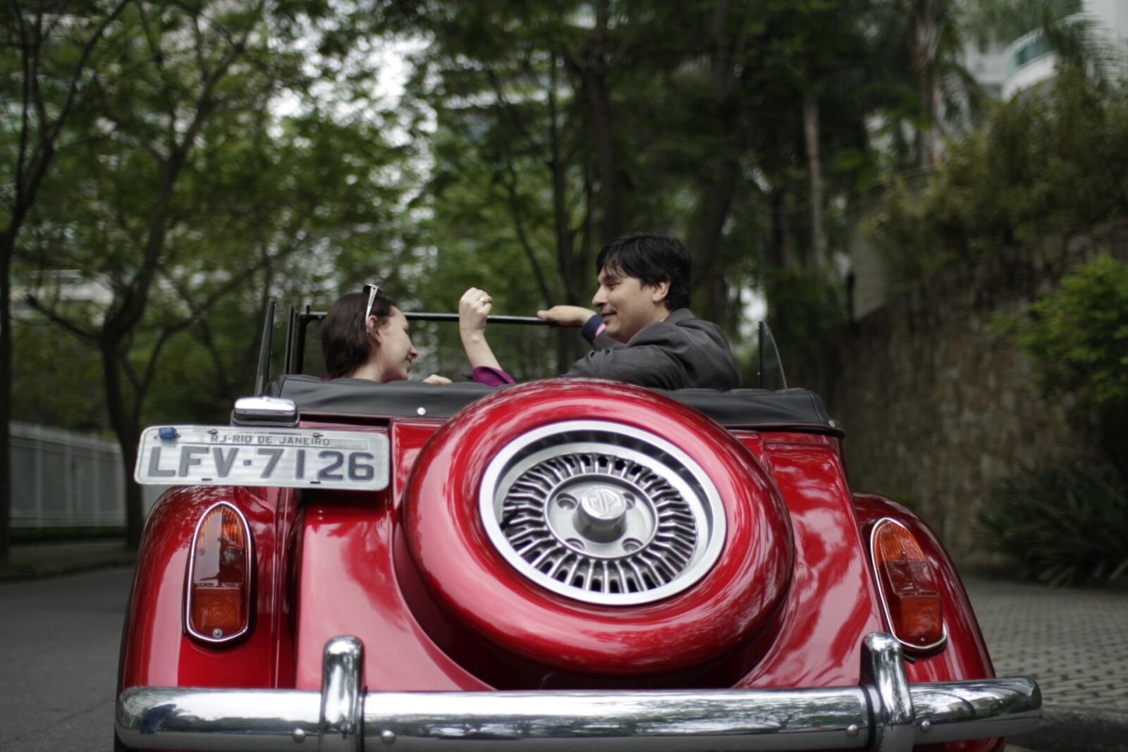 Canon EOS 60D sample photo. Old timer, cabriolet, couple photography