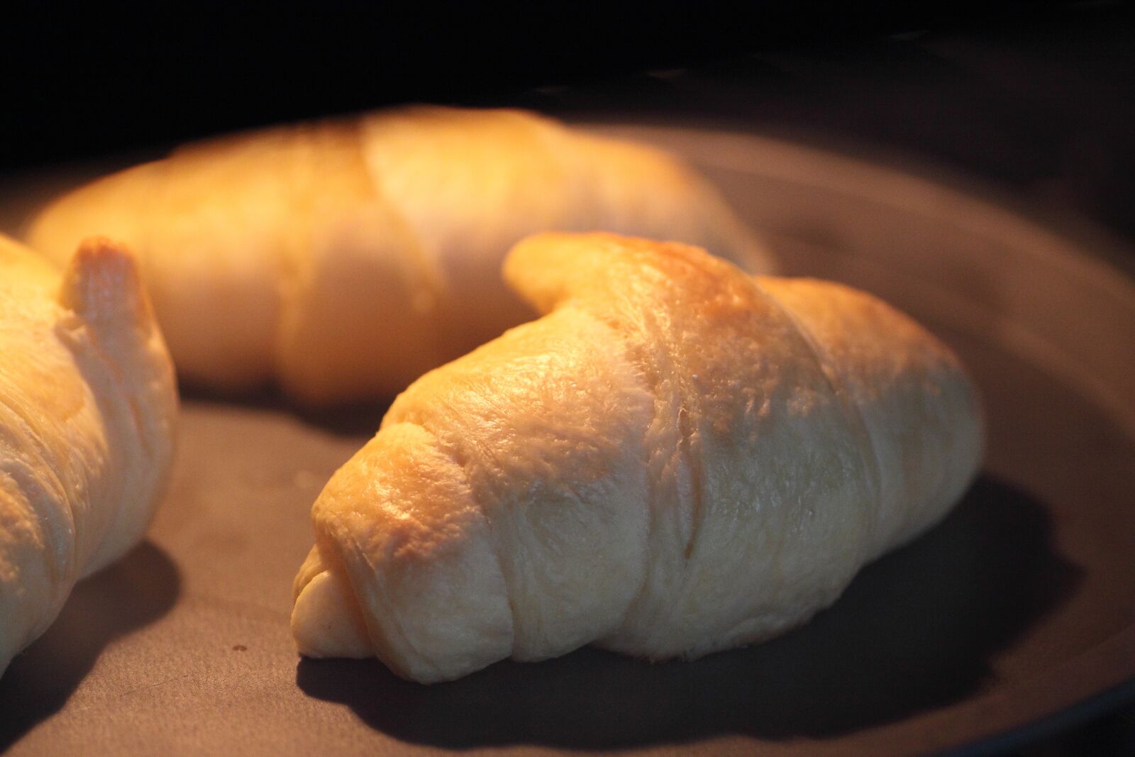 Canon EOS 50D sample photo. Food, croissant, cooking photography
