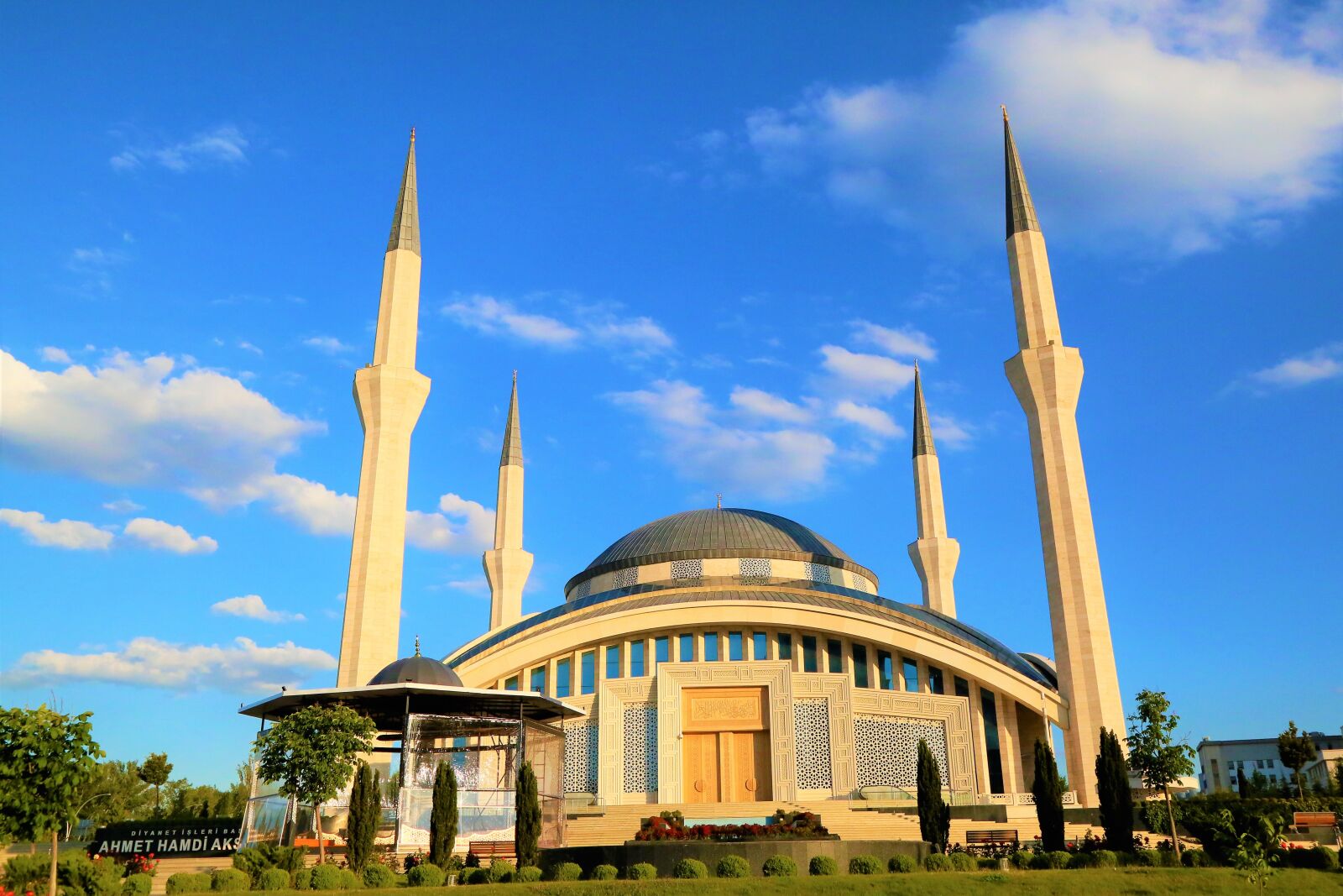 Canon EF 24-105mm F4L IS USM sample photo. Architecture, cami, minaret photography