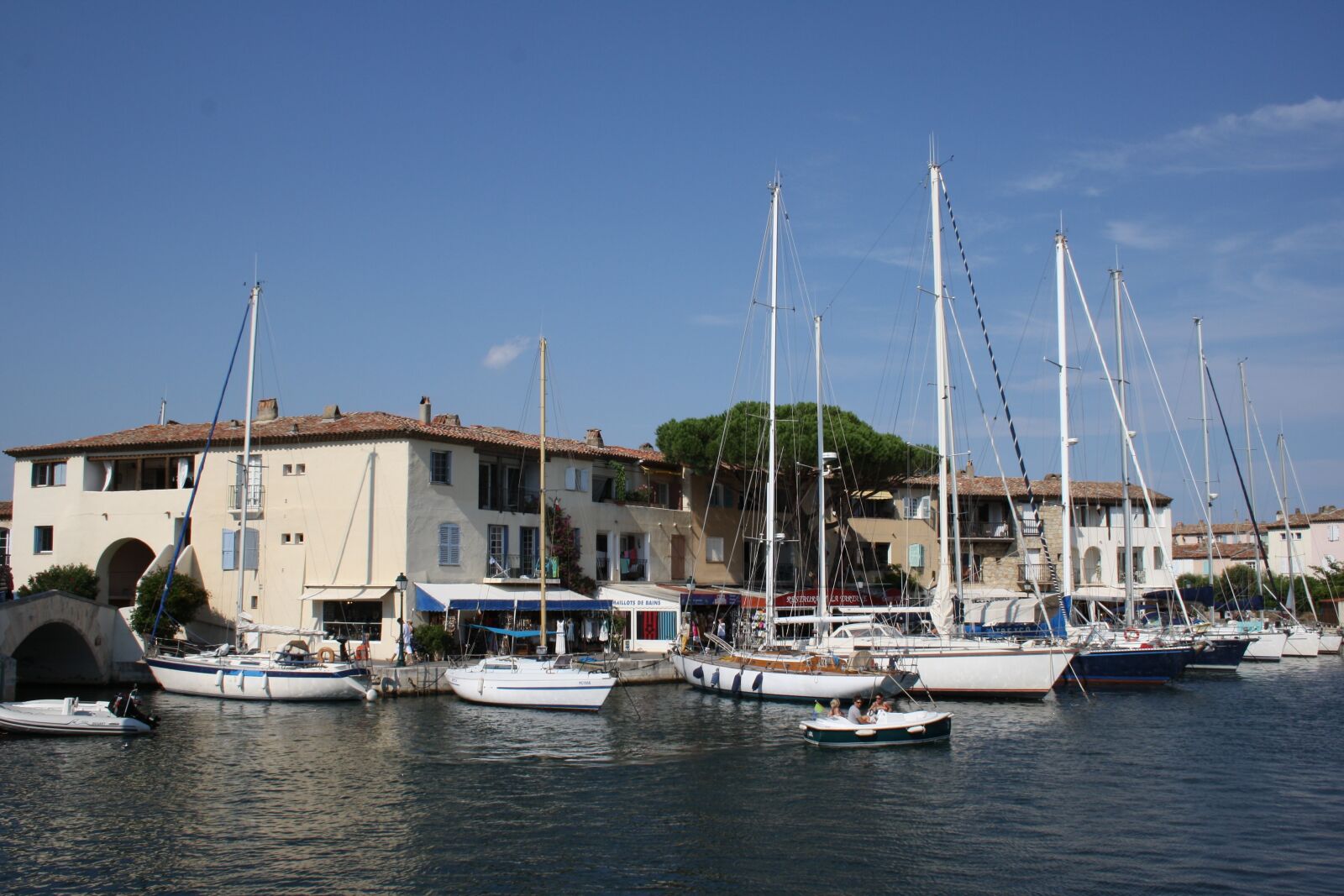 Canon EOS 1000D (EOS Digital Rebel XS / EOS Kiss F) sample photo. South of france, port photography