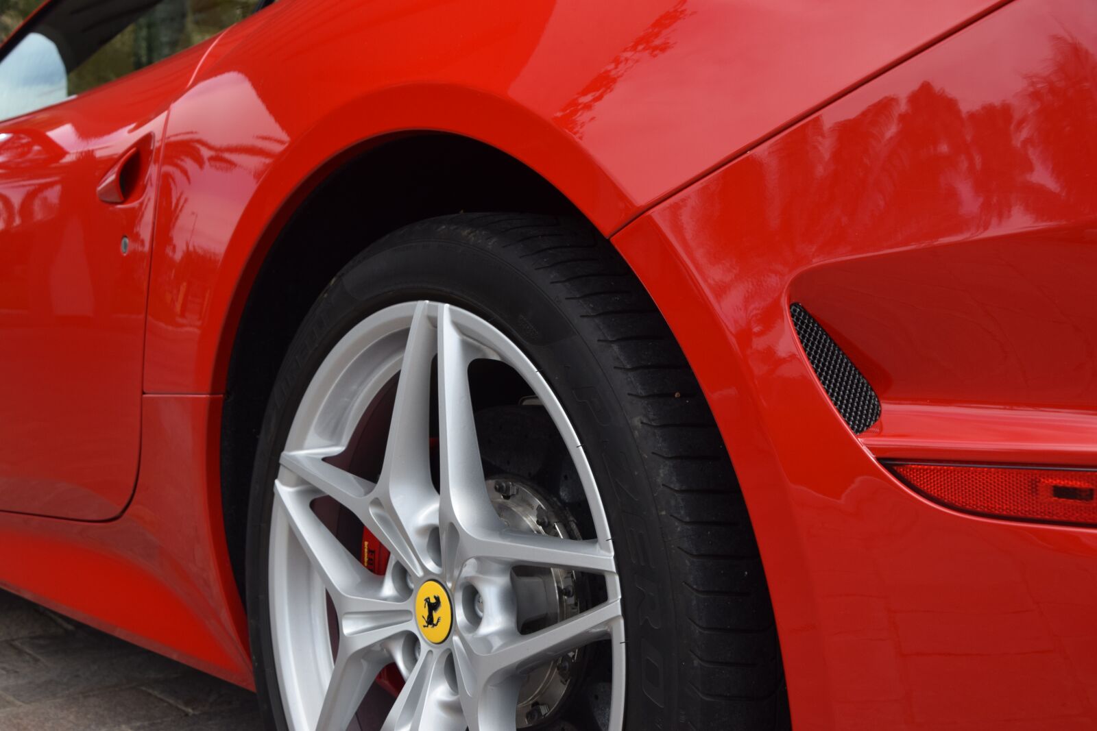 Nikon D3300 sample photo. Ferrari, red, wheels photography