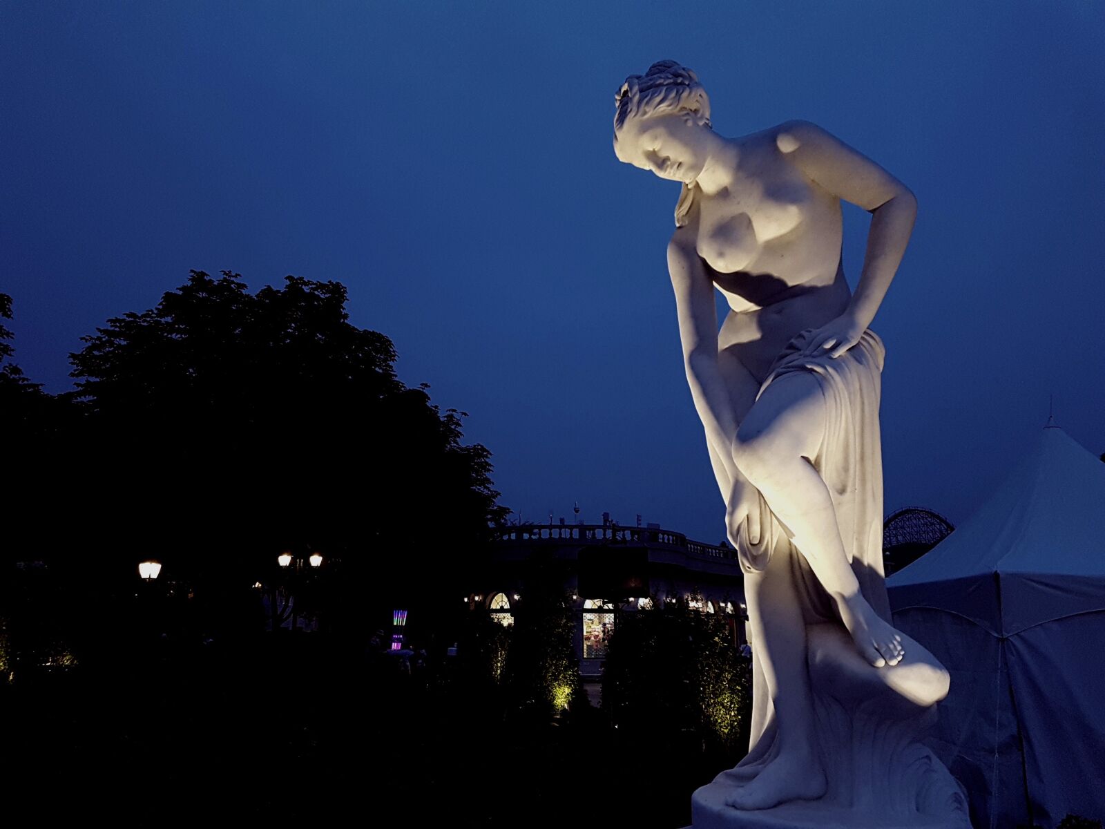 Samsung Galaxy S7 Edge sample photo. Garden, structure, statue photography