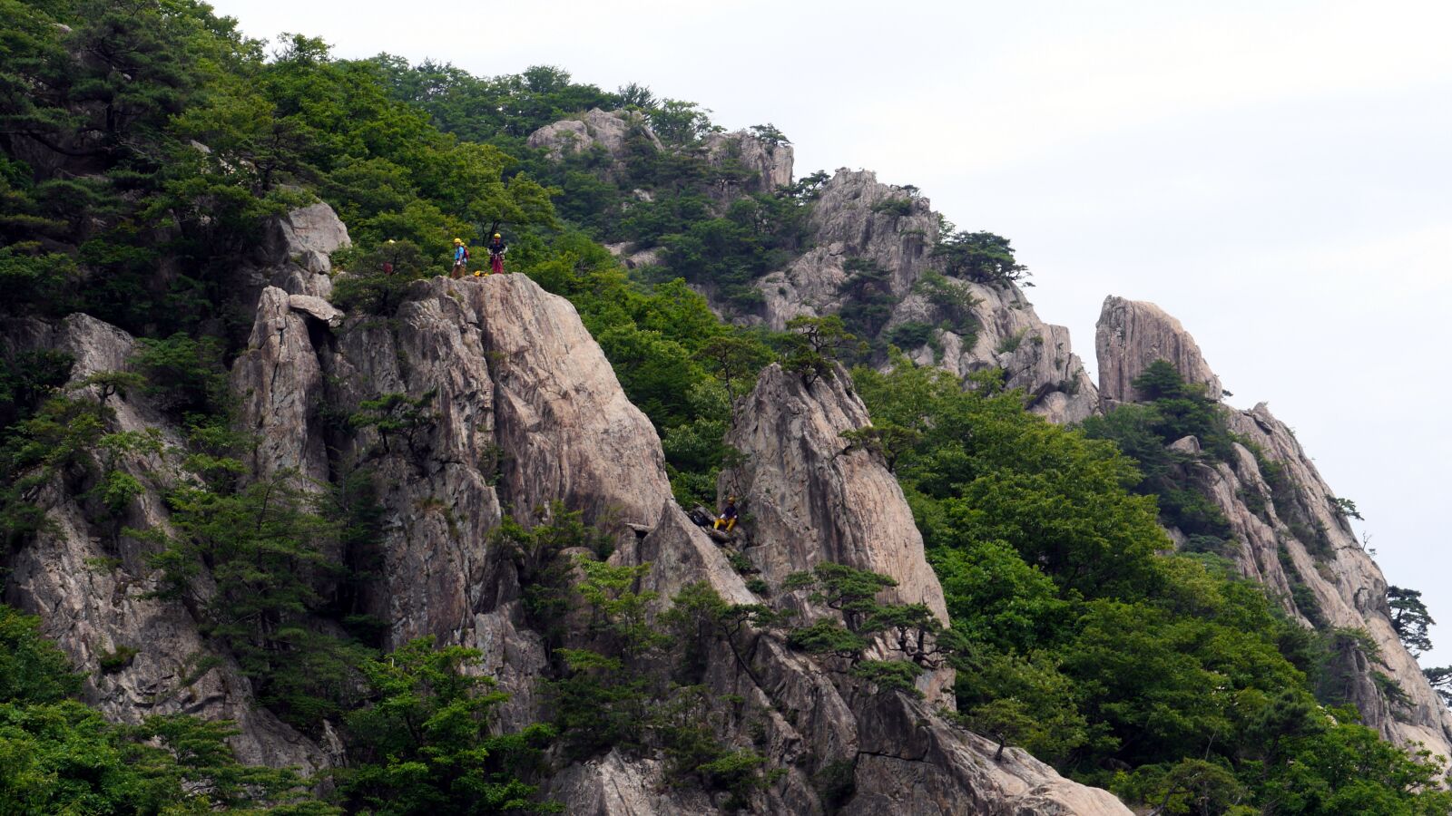 Panasonic Lumix DMC-GH3 sample photo. Daedunsan, rock climbing, climber photography