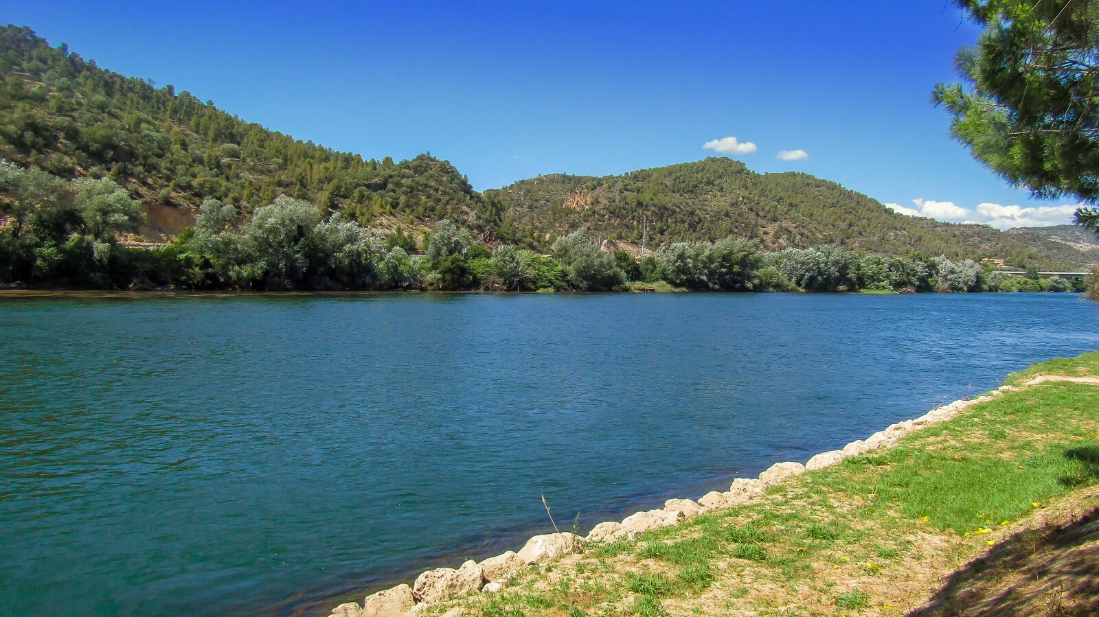 Canon PowerShot SX410 IS sample photo. River, mountains, tourism photography