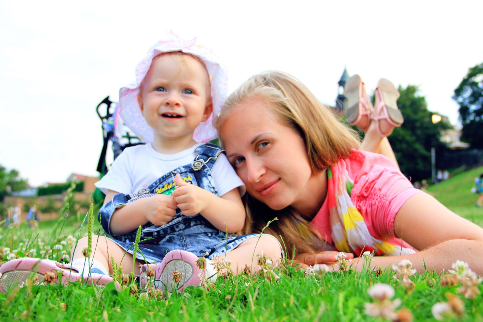 Canon EOS 7D sample photo. Mom and daughter, family photography