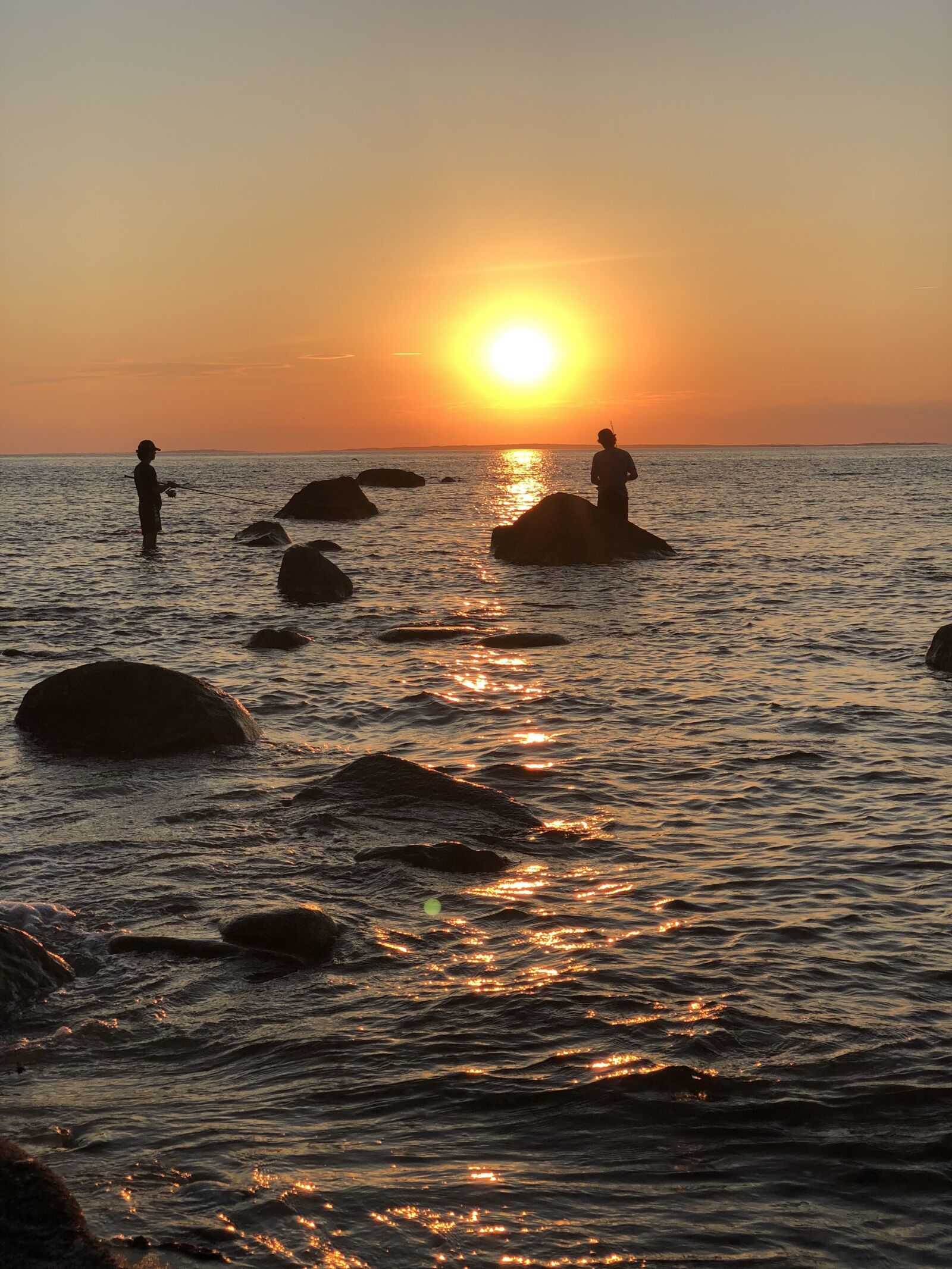 iPhone X back dual camera 6mm f/2.4 sample photo. Fishing, friends, happiness photography