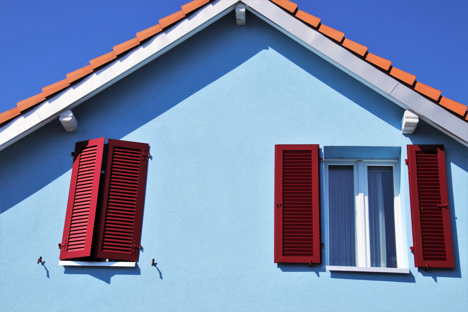 Canon EOS 80D sample photo. Shutters, the roof of photography