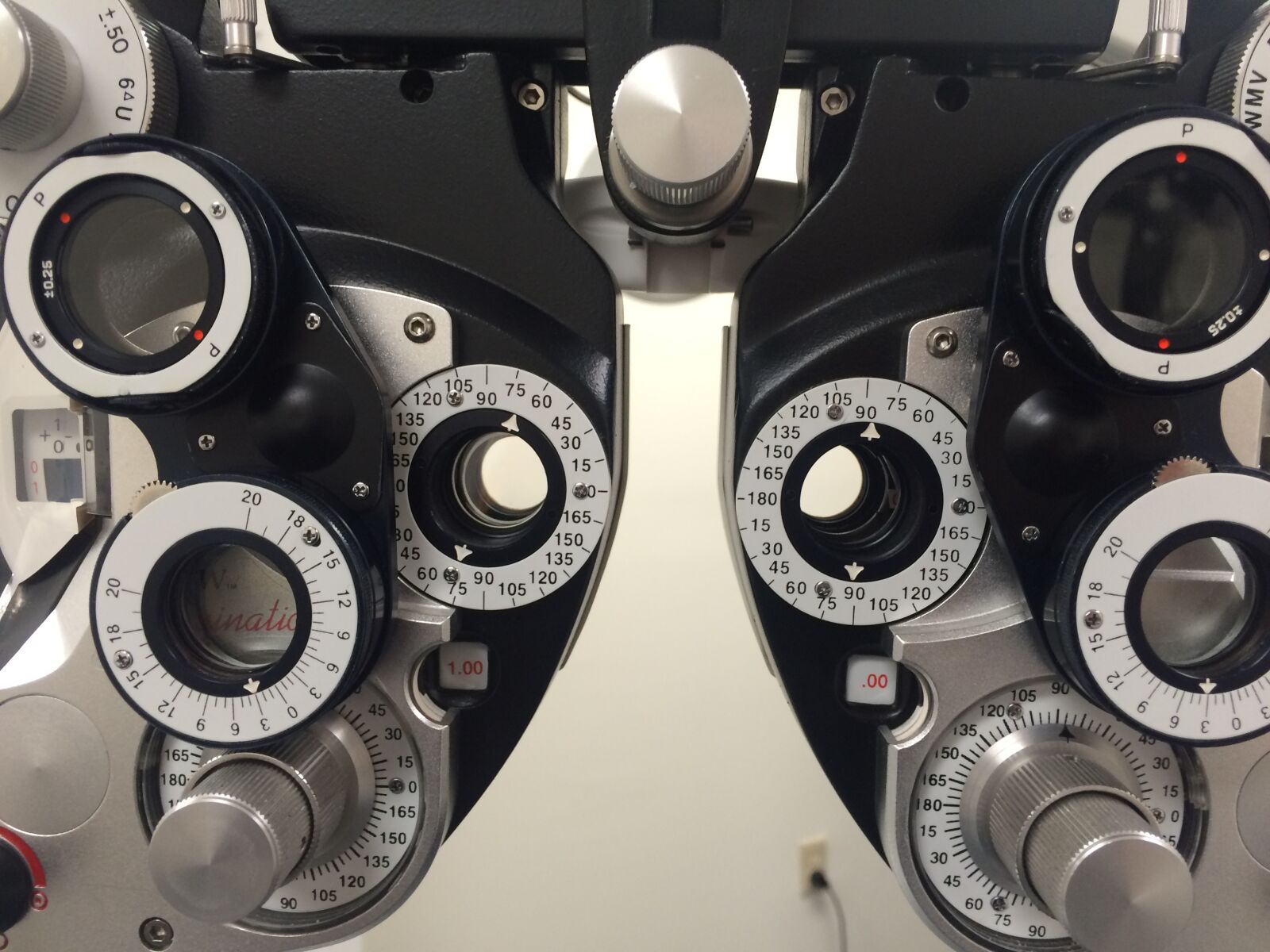 iPhone 5s back camera 4.15mm f/2.2 sample photo. Eye, glasses, test photography