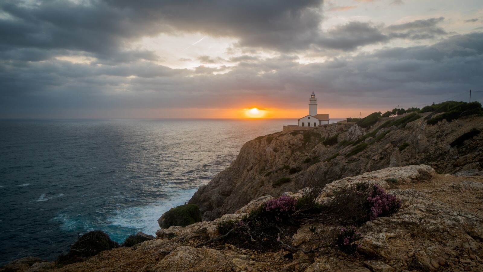 Sony a6300 + Sony E 10-18mm F4 OSS sample photo. Mallorca, sunrise, sea photography