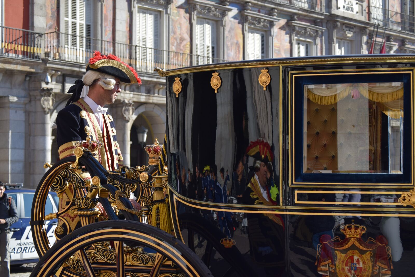 Nikon D3300 sample photo. Cart, gold, uniform photography