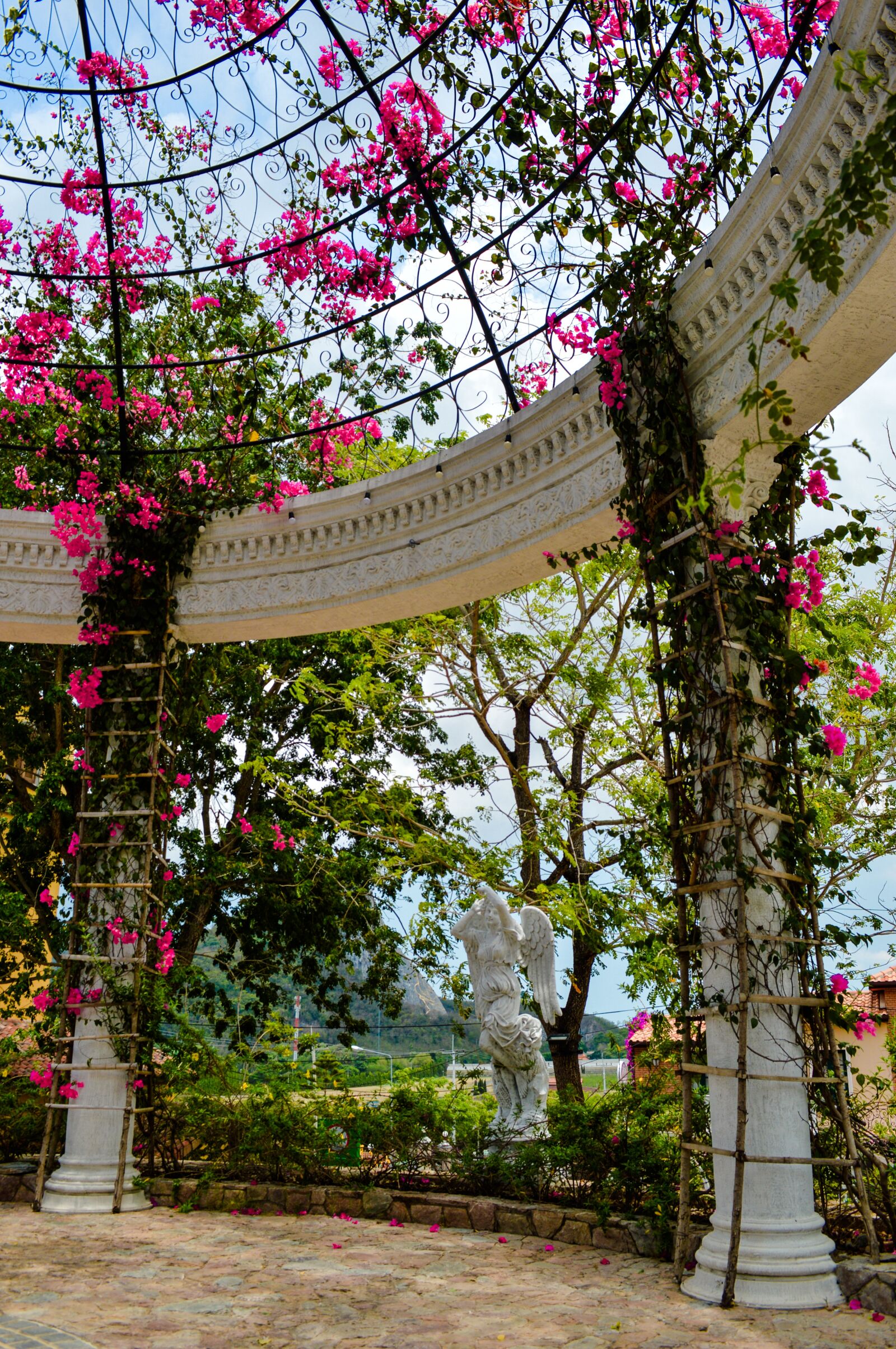 Nikon D3200 sample photo. Pergola, rotunda, flowers photography