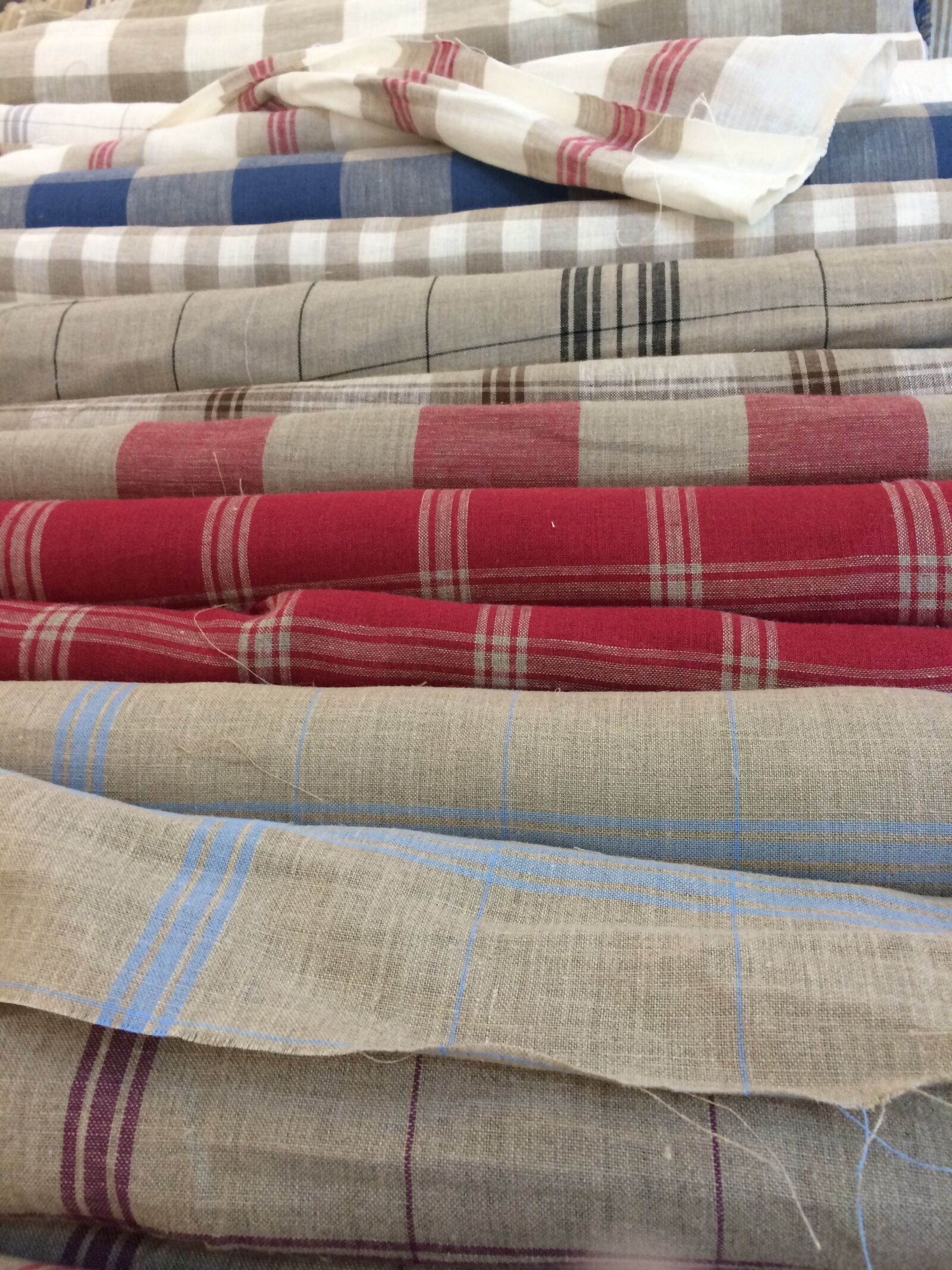 iPhone 5s back camera 4.15mm f/2.2 sample photo. Fabrics, markets, display photography