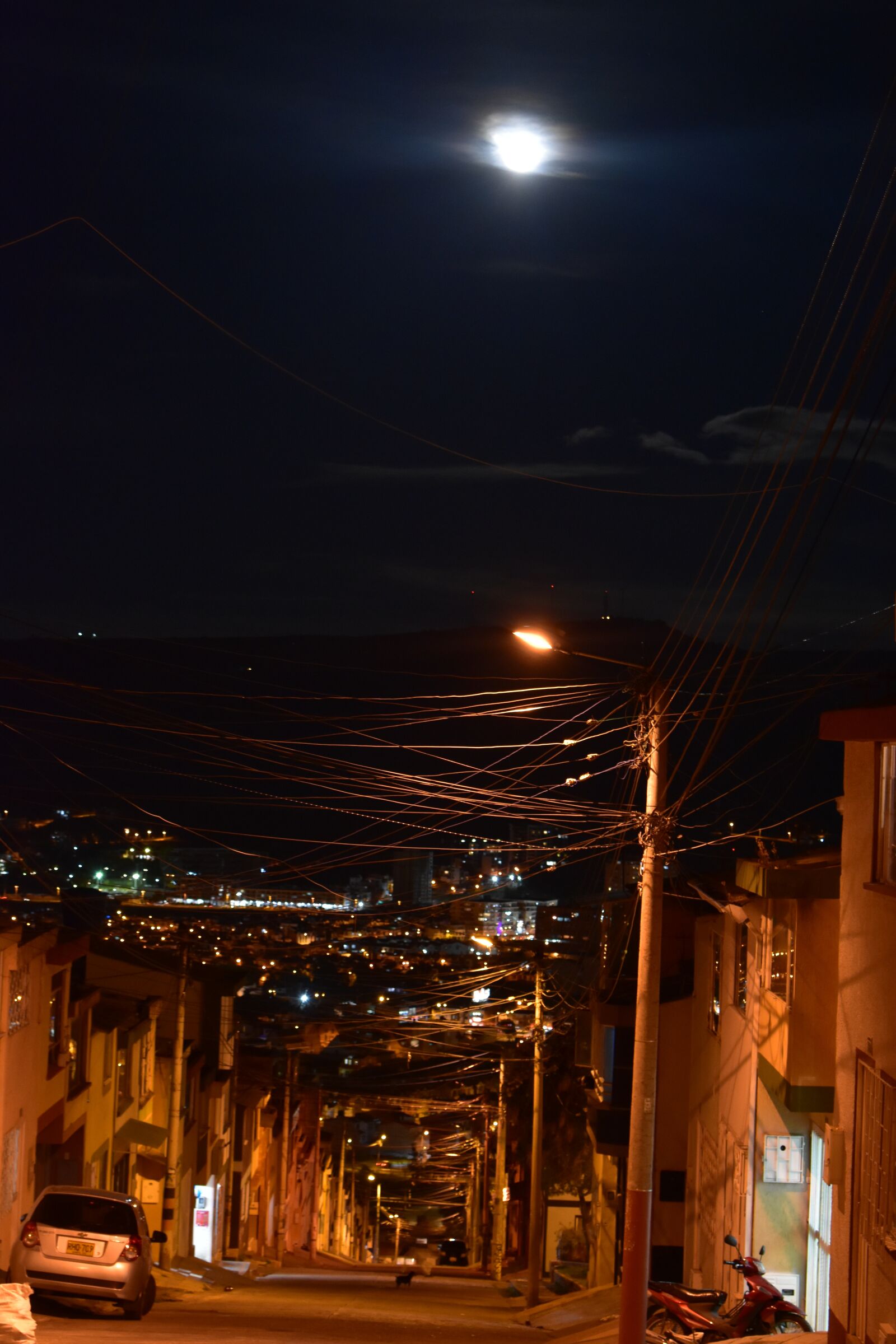 Nikon D3400 sample photo. Moon, city, night photography