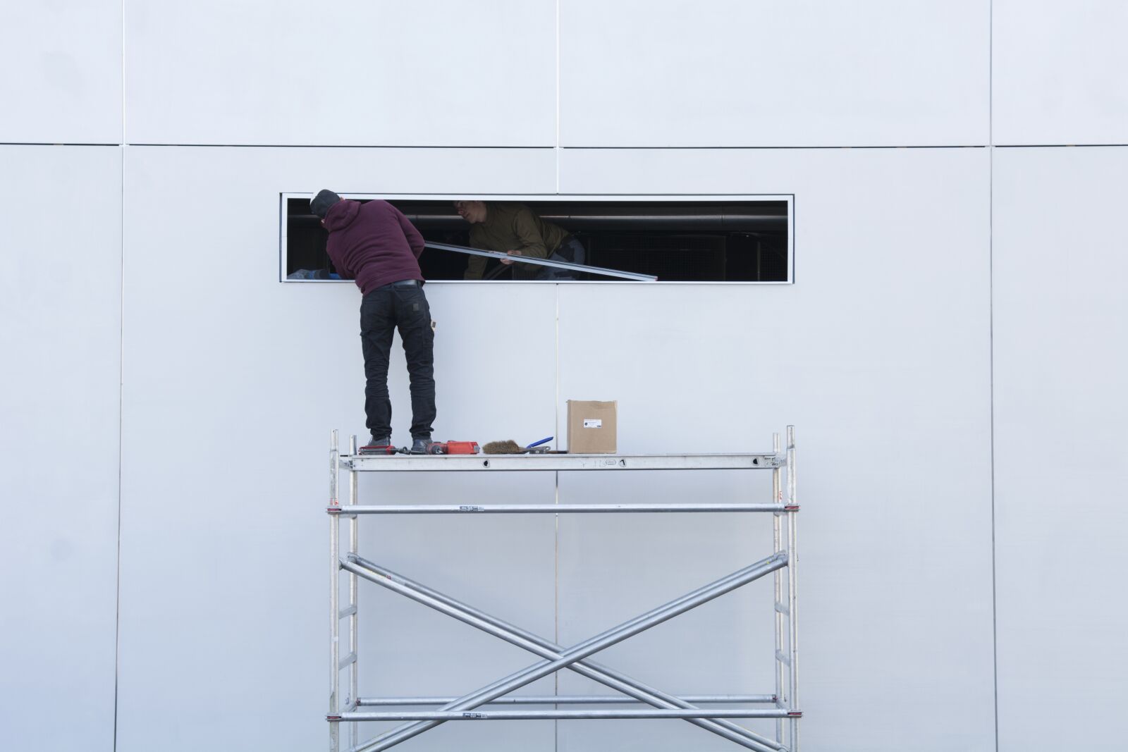 Nikon D7100 sample photo. Construction workers, scaffold, facade photography