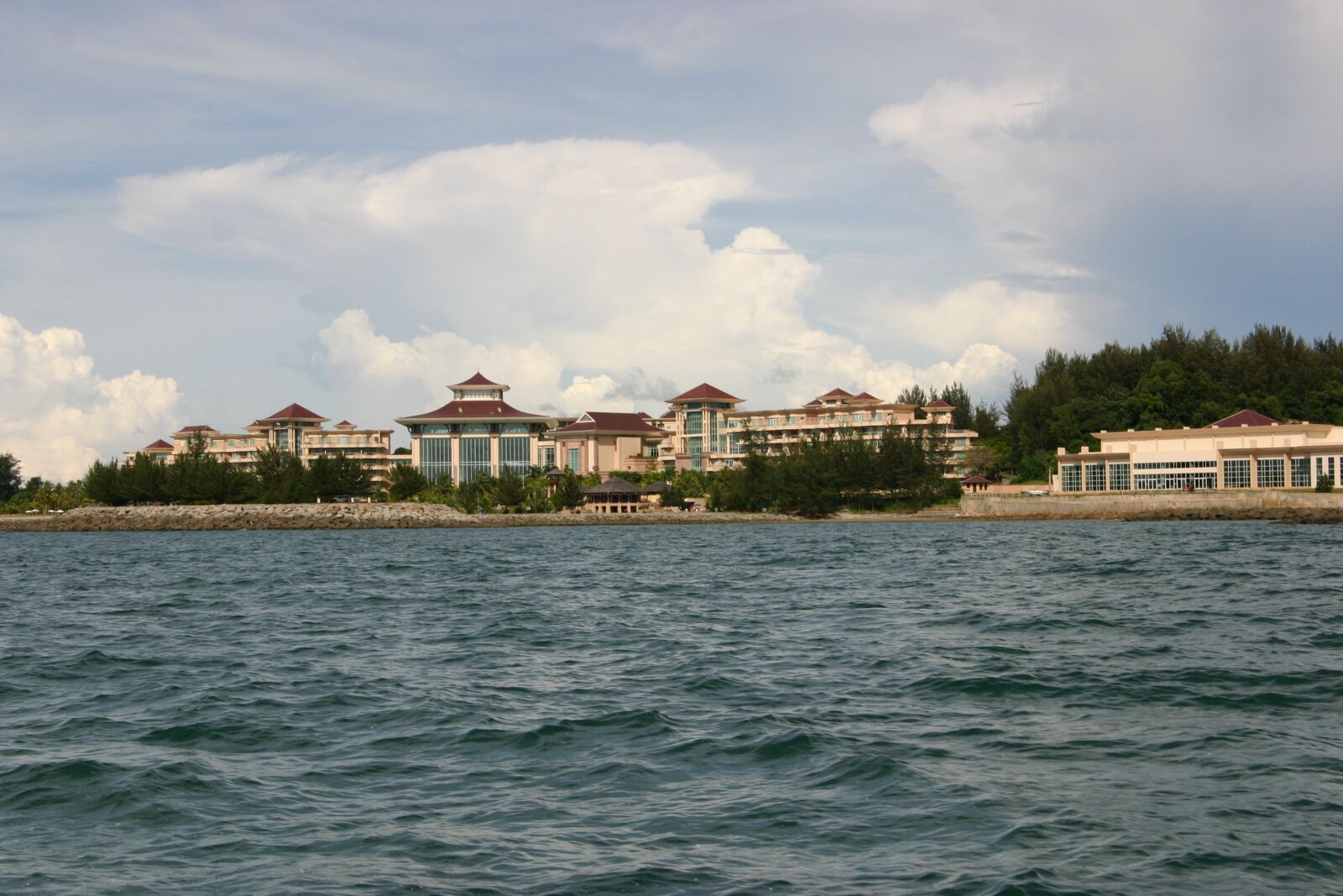 Canon EOS 300D (EOS Digital Rebel / EOS Kiss Digital) sample photo. Brunei, empire hotel, overseas photography