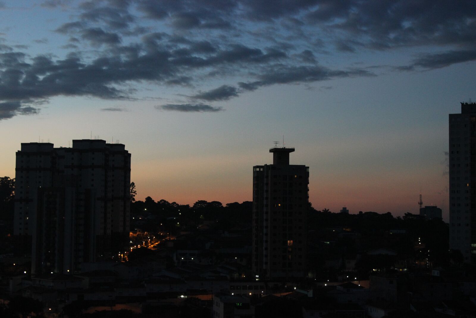 Canon EOS 600D (Rebel EOS T3i / EOS Kiss X5) sample photo. City, twilight, cloud photography