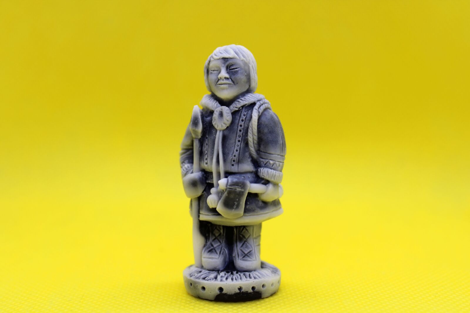 Canon EOS 2000D (EOS Rebel T7 / EOS Kiss X90 / EOS 1500D) sample photo. Statuette, netsuke, toy photography