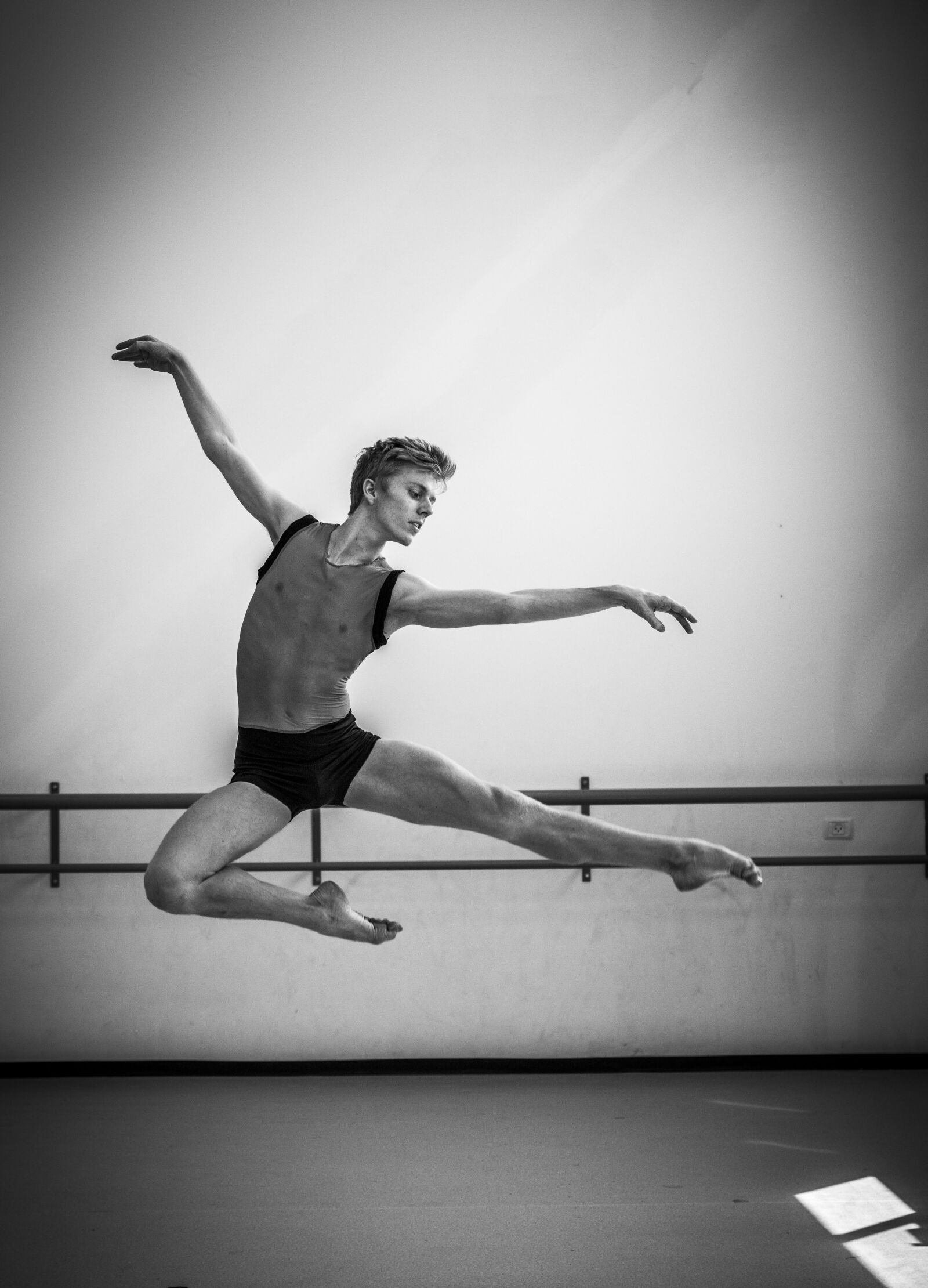 Nikon D800E sample photo. Dancer, black and white photography